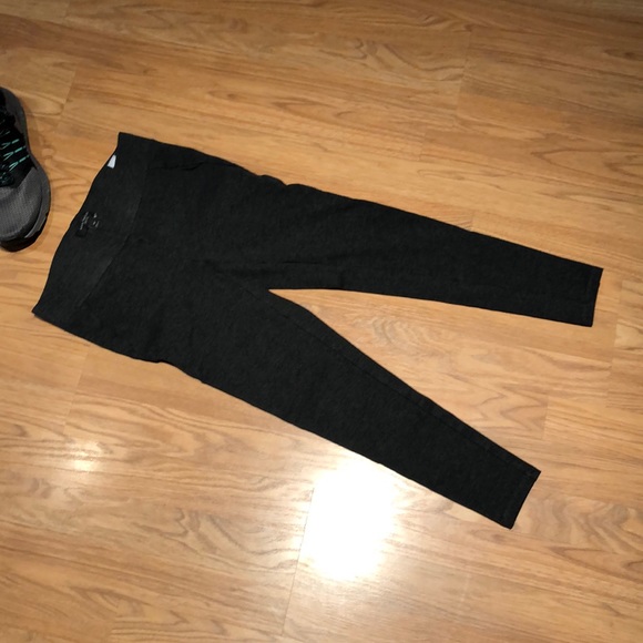 ANN TAYLOR Like new - Picture 2 of 3